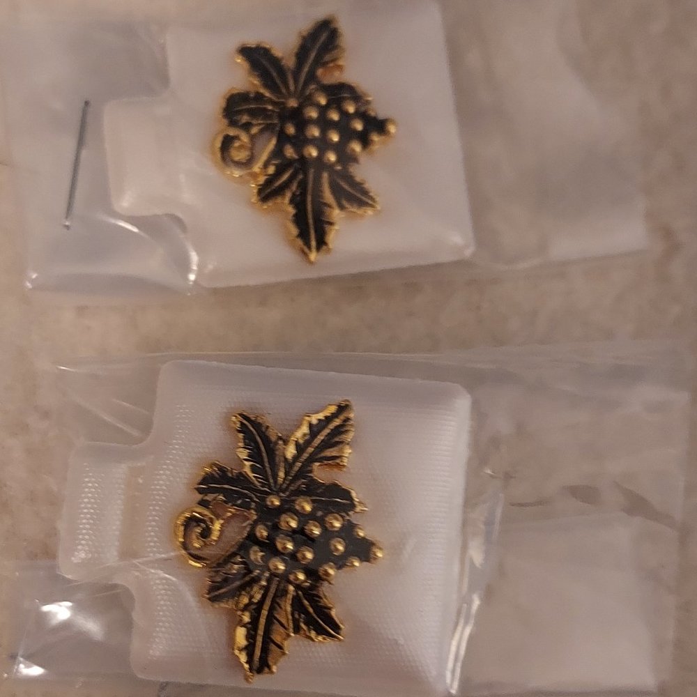 Holly Leaf Pins